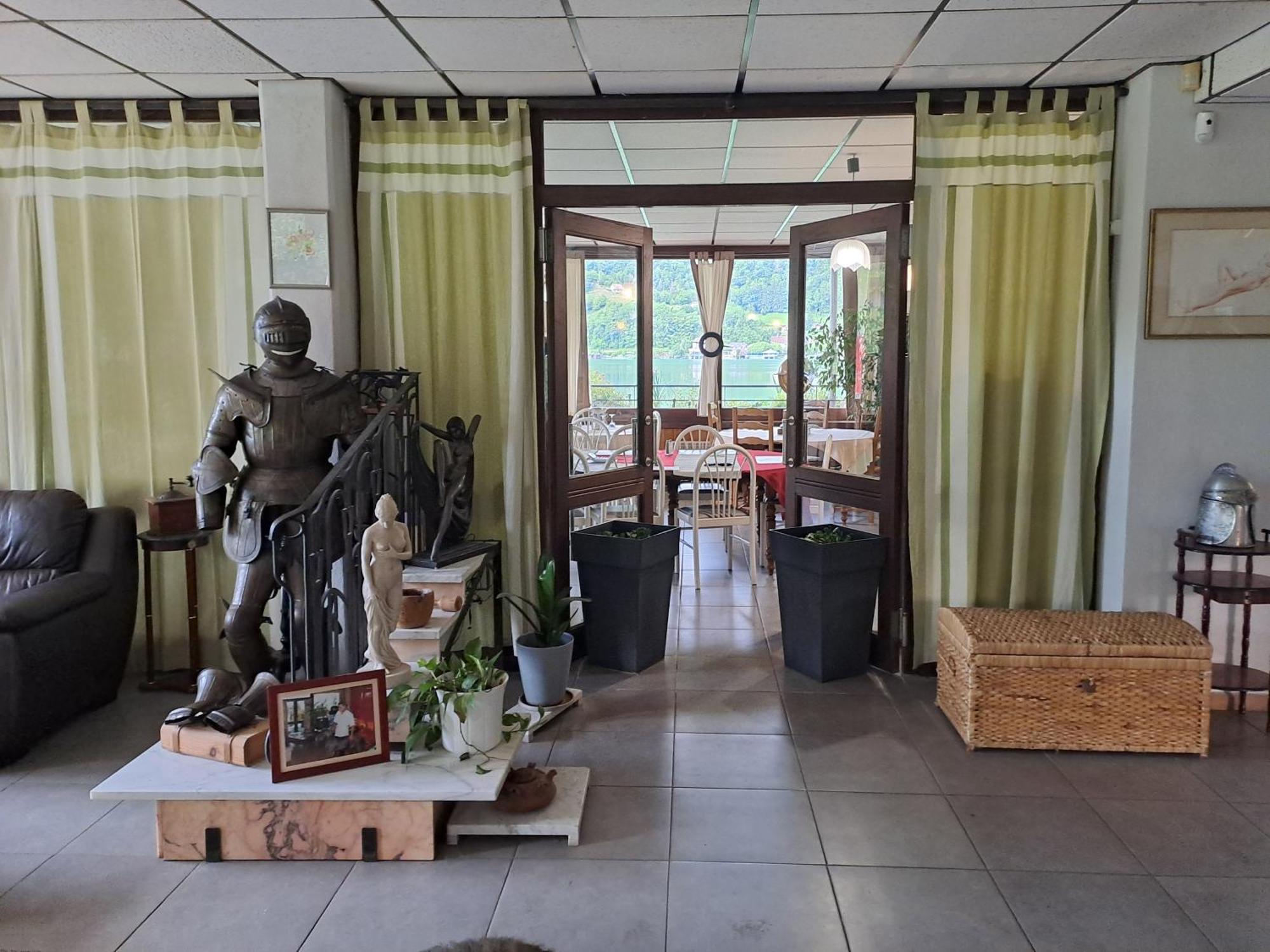 Hotel Les Sirenes Lepin-le-Lac Esterno foto